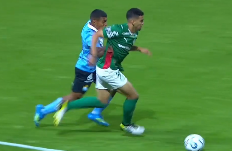Lance de p&ecirc;nalti de Cuenca em Arthur