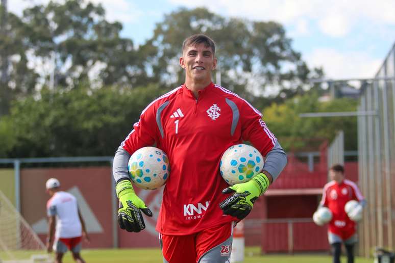 Rochet est&aacute; de volta aos treinos do Internacional 