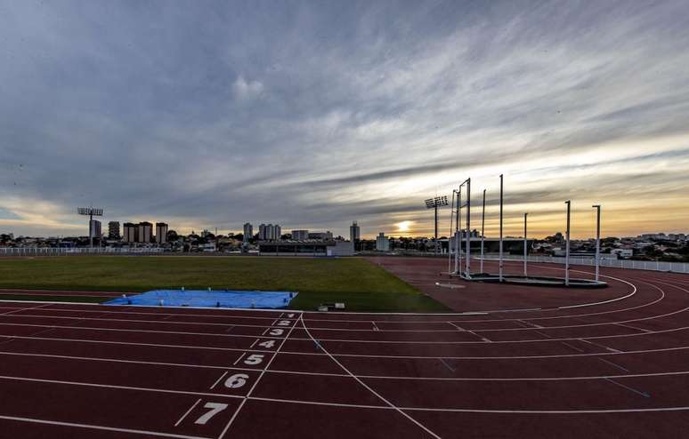 Pista de atletismo do CT Paral&iacute;mpico (Foto: Al&ecirc; Cabral)