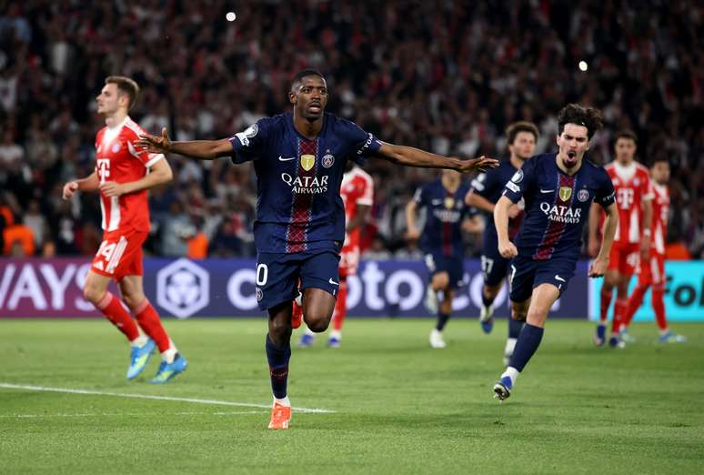 Demb&eacute;l&eacute; comemorando um dos gols da vit&oacute;ria PSG sobre o Bayern de Munique 