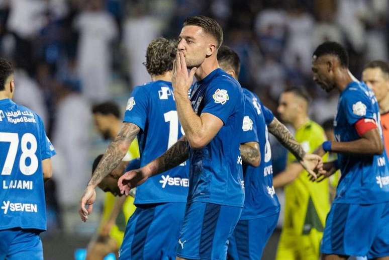 Milinkovic-Savic celebra gol sobre o Al Khaleej &ndash;