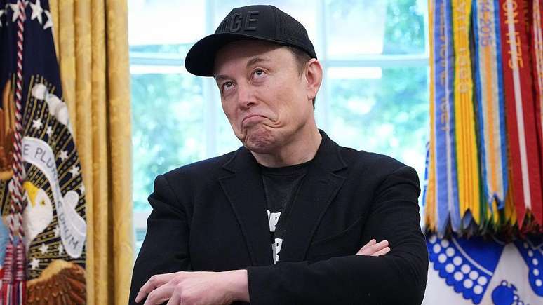 Algumas meninas falaram sobre a postura de Elon Musk, promovendo o aumento da natalidade