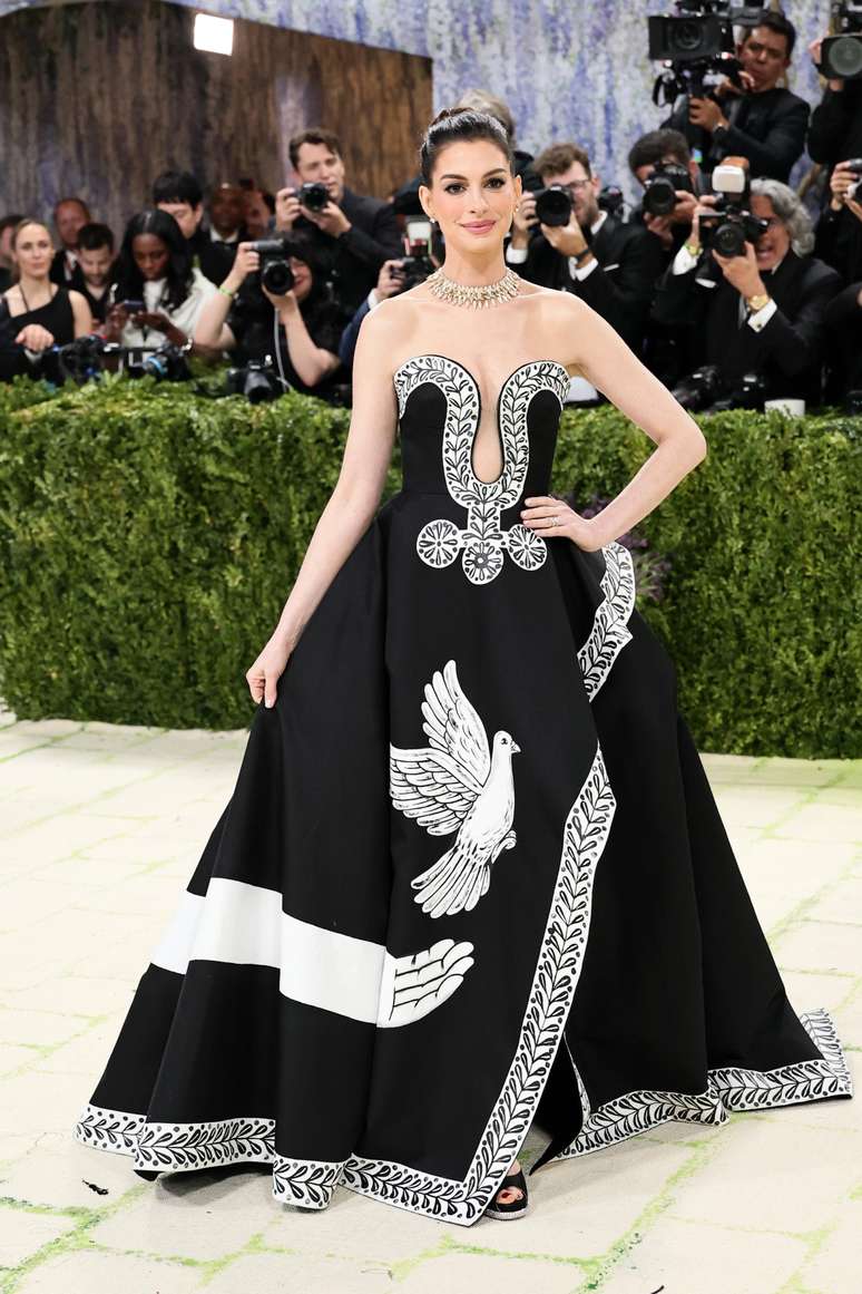 Anne Hathaway no Met Gala 2026