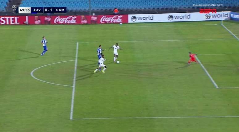 Gol que Cassierra errou contra o Juventud &ndash;