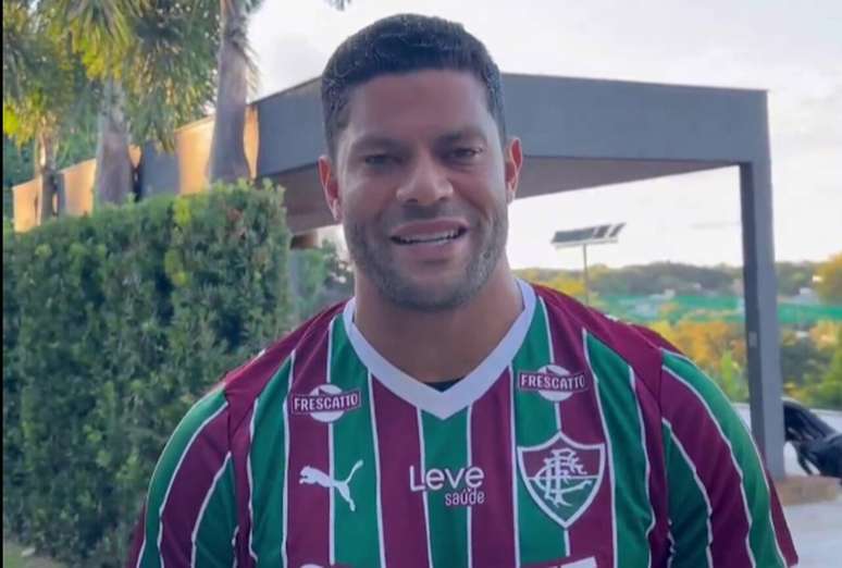 Fluminense anuncia contrata&ccedil;&atilde;o de Hulk &ndash;