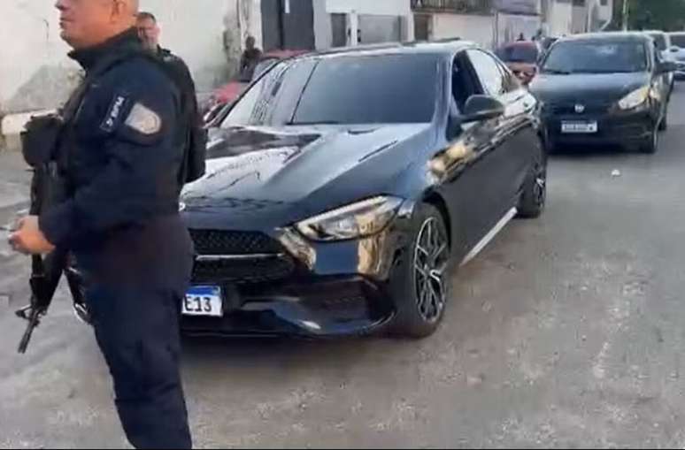 Pol&iacute;cia recupera Mercedes &ndash;