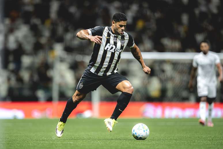 Hulk ser&aacute; companheiro de F&aacute;bio no Fluminense. 