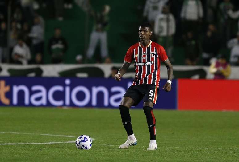Arboleda vai seguir no S&atilde;o Paulo at&eacute; receber uma proposta &ndash;