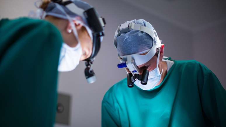 Cirurgia de catarata &eacute; indicada dependendo do n&iacute;vel de inc&ocirc;modo do paciente, entre outros fatores