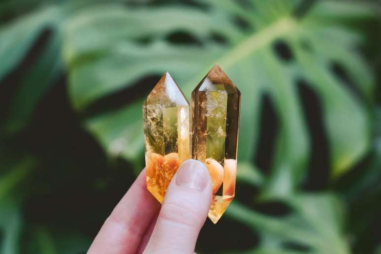 O citrino &eacute; um cristal que carrega uma energia vibrante, ligada &agrave; alegria, confian&ccedil;a e realiza&ccedil;&atilde;o material 