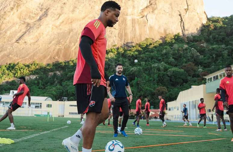 Em crise, Medell&iacute;n est&aacute; na corda bamba na Libertadores &ndash;