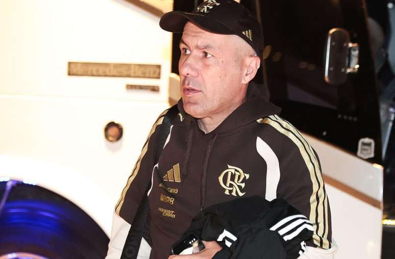 Leonardo Jardim viaja, mas &ldquo;desfalca&rdquo; o Flamengo contra o Medell&iacute;n &ndash;