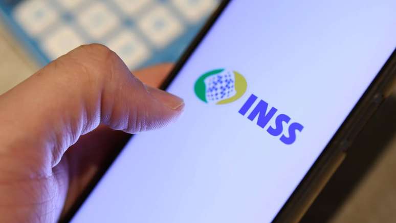 A partir do 16&ordm; dia, se a incapacidade persistir, a responsabilidade financeira passa para o INSS, desde que o trabalhador preencha os requisitos de car&ecirc;ncia e qualidade de segurado &ndash; depositphotos.com / rmcarvalhobsb