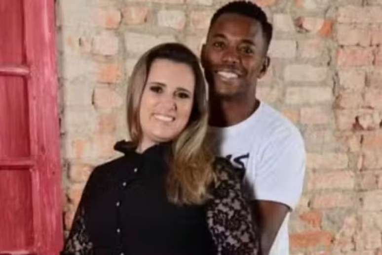 Vivian e Robinho, seu marido