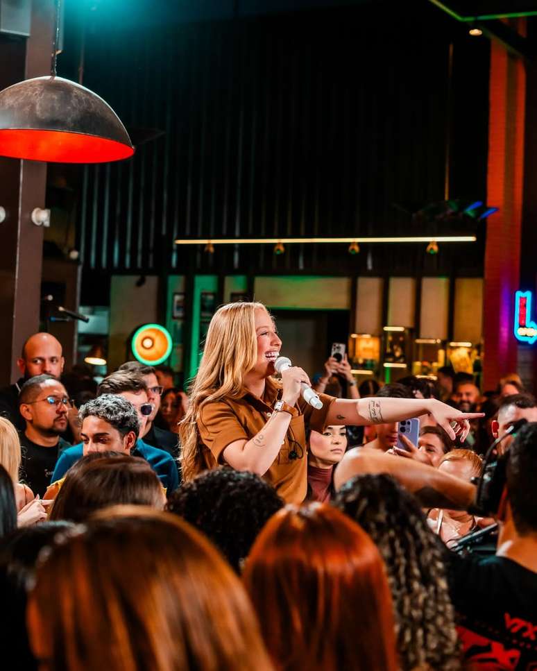 Mari Fernandez em grava&ccedil;&atilde;o do Mari no Barzinho, em Fortaleza