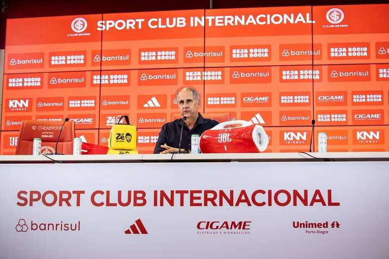 Carlos Noval ficou 15 anos no Flamengo &ndash;