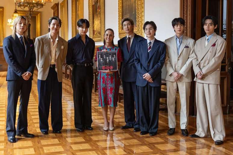BTS com a presidente do M&eacute;xico.