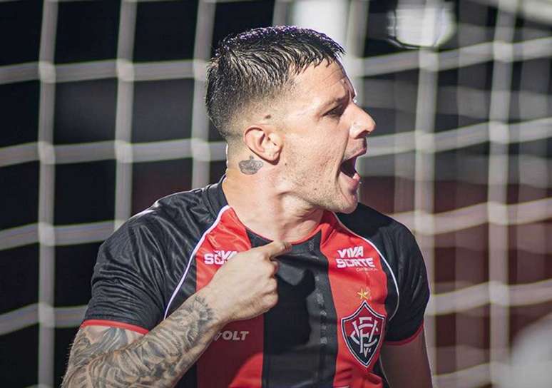Renato Kayzer est&aacute; recuperado de les&atilde;o e apto para estar em campo pelo Vit&oacute;ria &ndash;