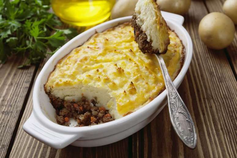Escondidinho de carne mo&iacute;da 
