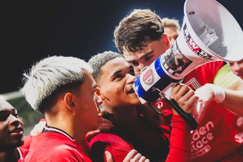 RWDM Brussels permanecer&aacute; na segunda divis&atilde;o do futebol belga &ndash;