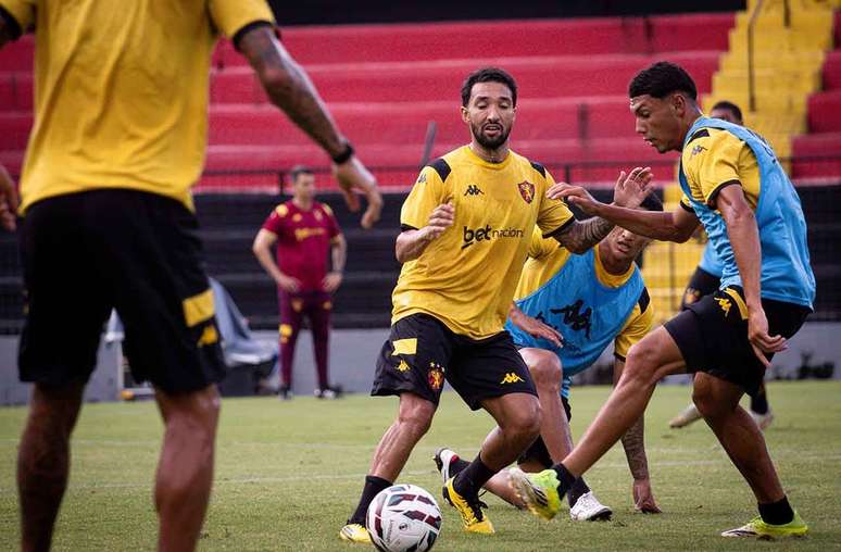 Bom momento do Le&atilde;o da Ilha d&aacute; &acirc;nimo para os jogadores &ndash;