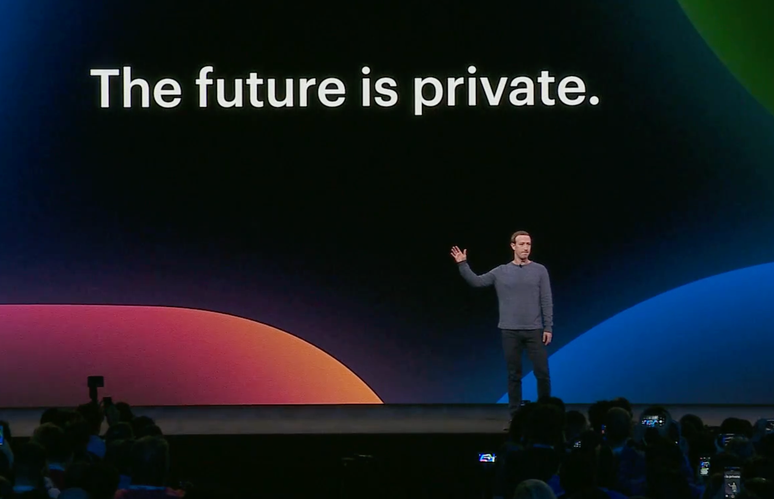 "Suas mensagens privadas devem ser seguras", disse o CEO da Meta, Mark Zuckerberg, em 2019