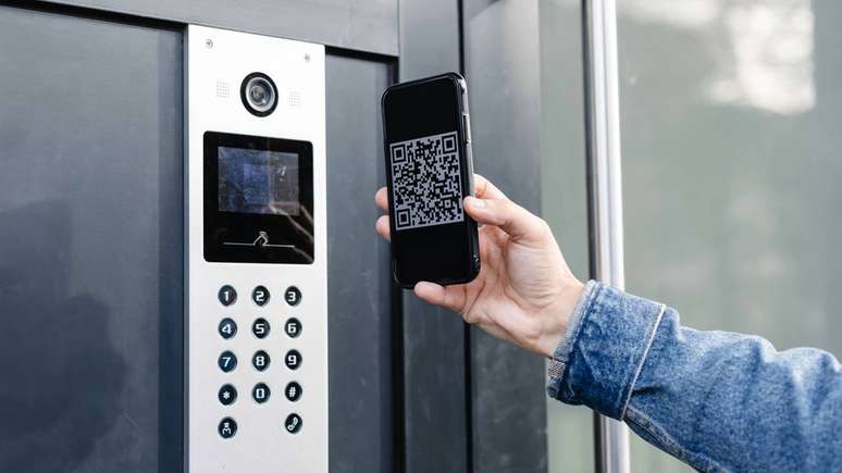 Formado por uma matriz de pequenos m&oacute;dulos, o QR Code transforma padr&otilde;es visuais em dados digitais interpretados em segundos &ndash; depositphotos.com / yuriikifor.gmail.com