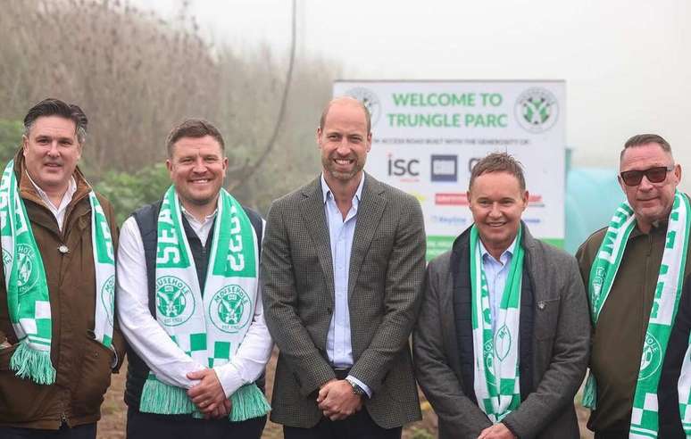 Mousehole recebeu a visita do pr&iacute;ncipe William, que ajudou a construir uma estrada de acesso ao est&aacute;dio &ndash; Instagram/Mousehole AFC