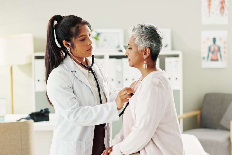 Pequenas mudan&ccedil;as na rotina podem fazer diferen&ccedil;a na preven&ccedil;&atilde;o de problemas card&iacute;acos durante a menopausa 