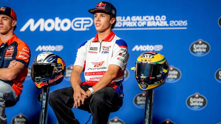 Diogo Moreira na sala de imprensa em Goi&acirc;nia, no Aut&oacute;dromo Internacional Ayrton Senna, no pen&uacute;ltimo fim de semana de mar&ccedil;o.