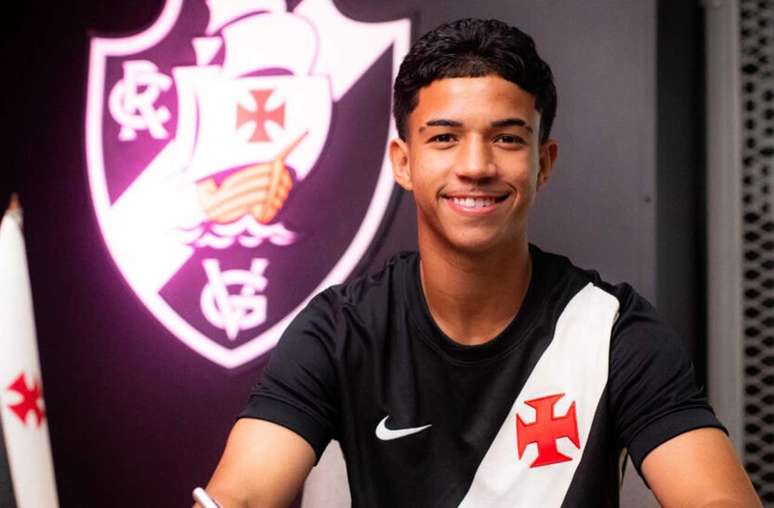 Andrey Fernandes, de 18 anos, &eacute; uma das principais joias do Vasco &ndash;