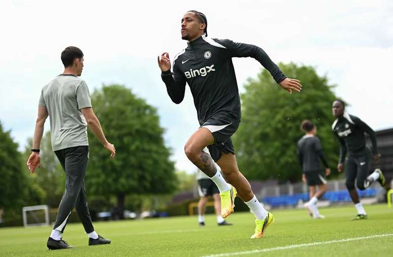 Jo&atilde;o Pedro durante atividade de prepara&ccedil;&atilde;o do Chelsea &ndash;