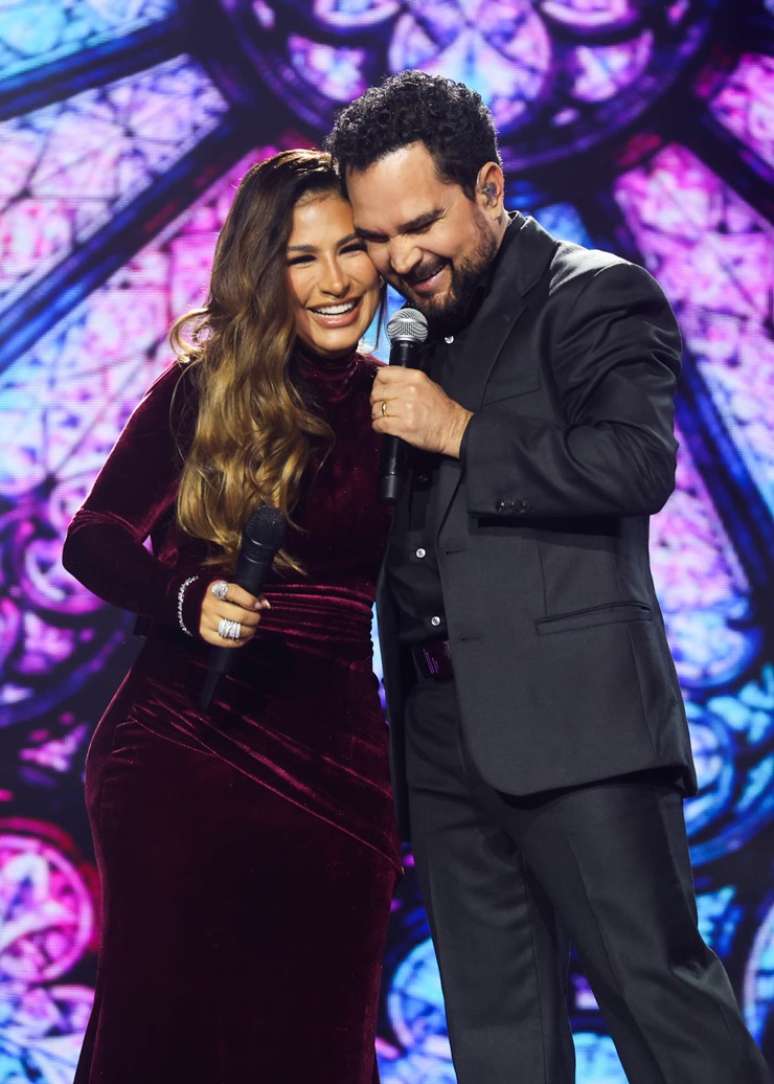 Simone Mendes re&uacute;ne lendas da m&uacute;sica sertaneja em grava&ccedil;&atilde;o de DVD (FOTOS)