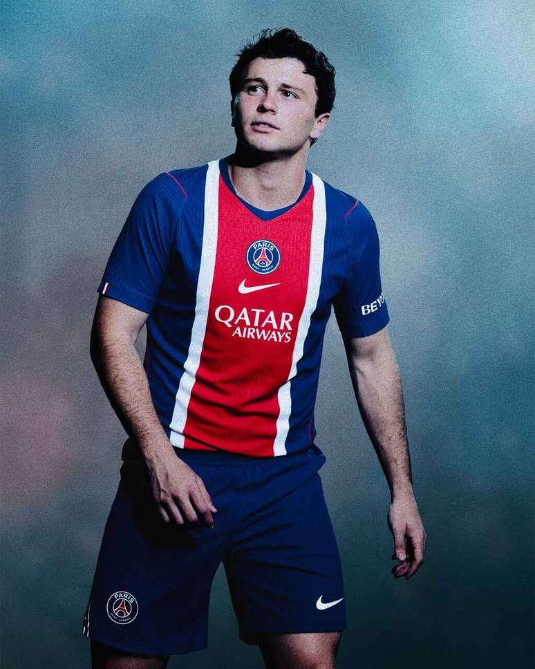 Novo uniforme do Paris Saint-Germain para a temporada 2026-27 &ndash;