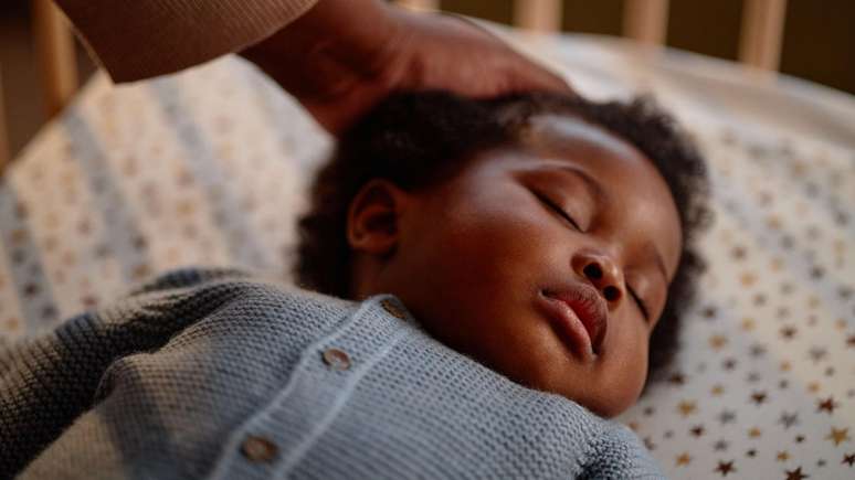 Colocar o beb&ecirc; para dormir de costas reduz o risco de S&iacute;ndrome da Morte S&uacute;bita do Lactente (SMSL), segundo as pesquisas