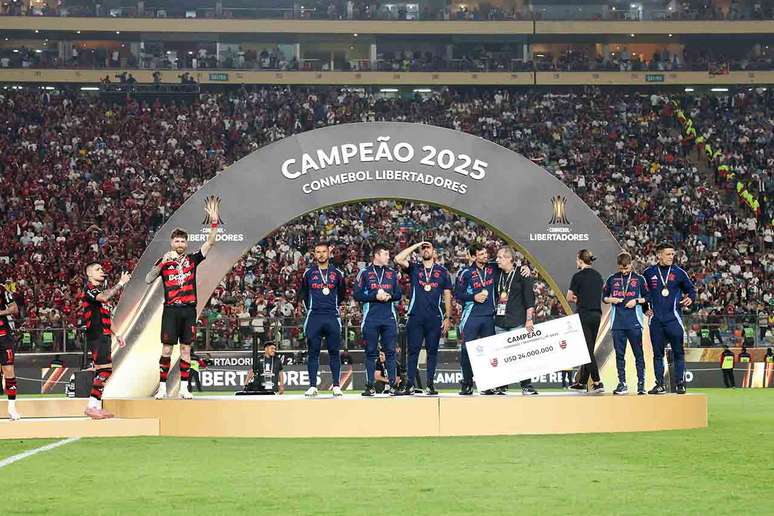 Flamengo comemora t&iacute;tulo e dinheiro como campe&atilde;o da Libertadores &ndash;