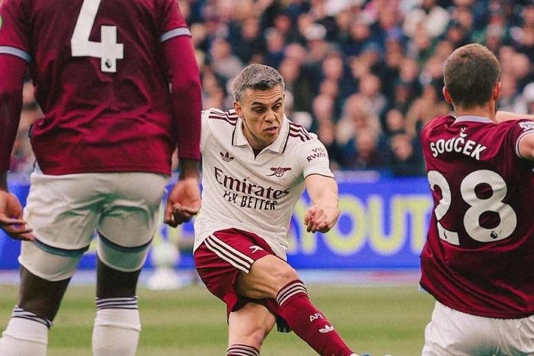 Na reta final, Trossard dispara o gatilho para dar vit&oacute;ria ao Arsenal &ndash;