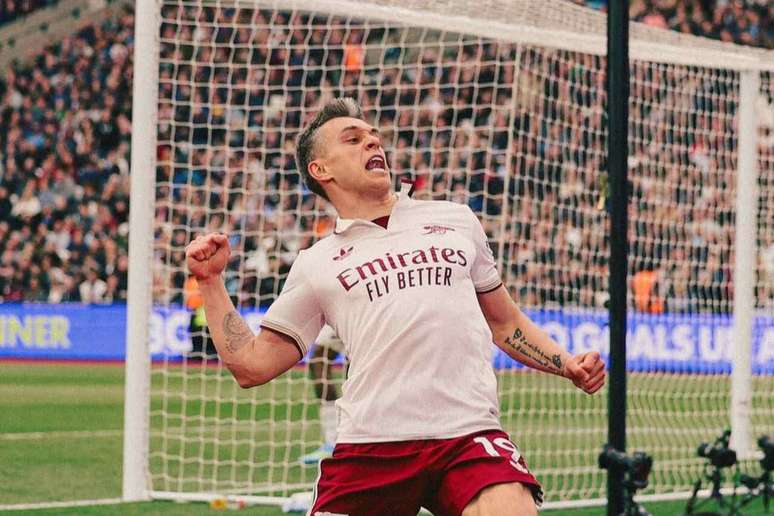 Trossard vibra com gol tardio, que assegura vantagem do Arsenal rumo ao t&iacute;tulo &ndash;