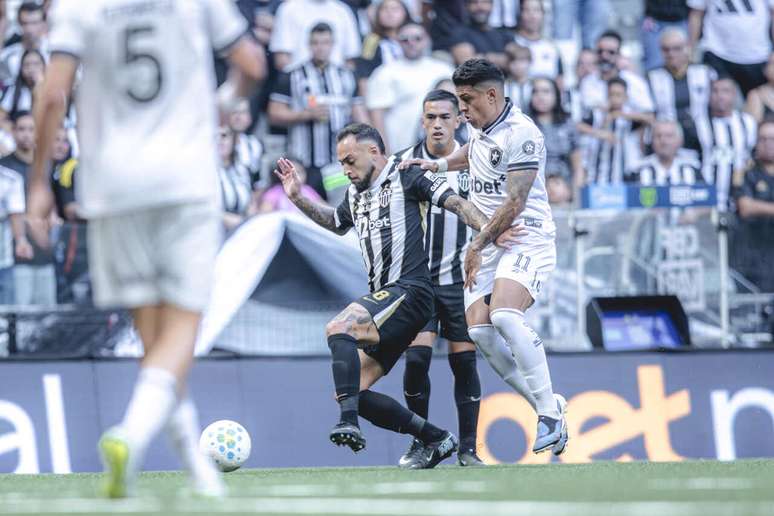 Maycon cobrou uma mudan&ccedil;a de postura do Atl&eacute;tico ap&oacute;s o empate com o Botafogo &ndash;