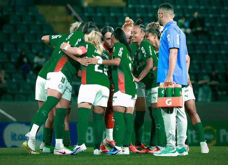 Palmeirenses buscam mais uma vit&oacute;ria no Brasileiro feminino.