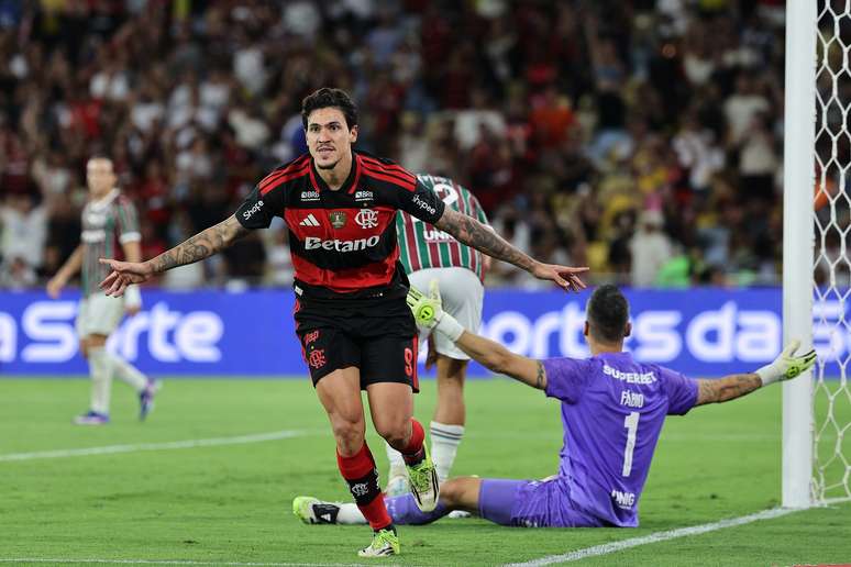 Pedro comemora gol contra o Fluminense pelo Brasileir&atilde;o 