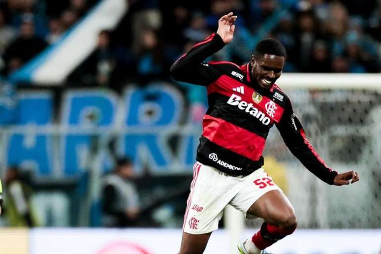 Evertton Ara&uacute;jo est&aacute; fora da partida contra o Athletico &ndash;