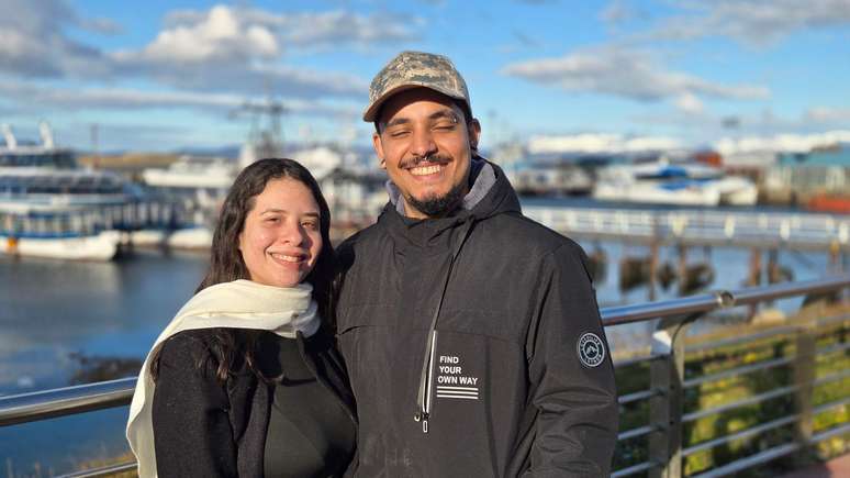 A BBC visitou o porto da cidade e conversou com turistas, como David Bomparp e Daniela Sandoval