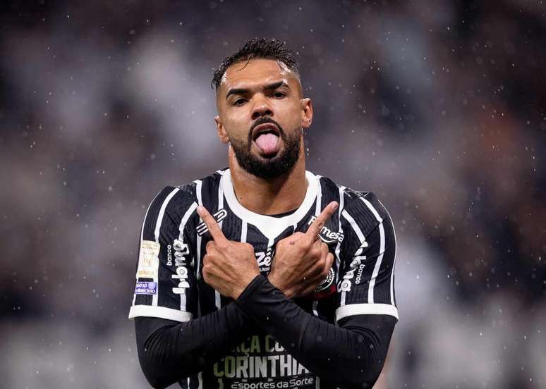 Raniele marcou um dos gols do Corinthians no cl&aacute;ssico &ndash;