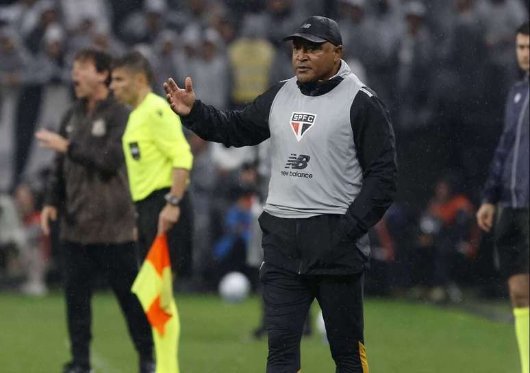 Roger lamenta erros e relaxo do S&atilde;o Paulo no segundo tempo do cl&aacute;ssico &ndash;