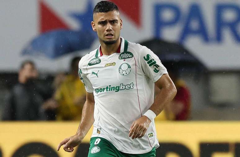 Andreas Pereira passar&aacute; por nova avalia&ccedil;&atilde;o m&eacute;dica nesta segunda-feira (11) &ndash;