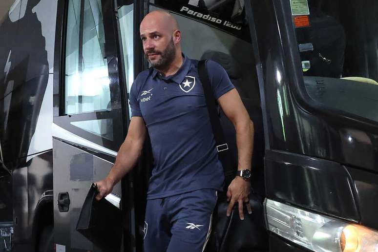 Franclim Carvalho conseguiu colocar ordem no Botafogo em um m&ecirc;s &ndash;