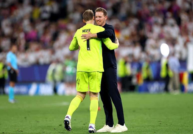Manuel Neuer e Julian Naggelsmann durante partida da Alemanha na &uacute;ltima Eurocopa 