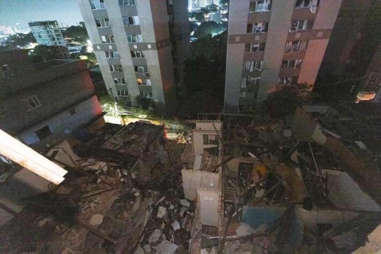 Supostamente causada por um vazamento de g&aacute;s, a explos&atilde;o destruiu casas inteiras e quebrou janelas de pr&eacute;dios nas proximidades