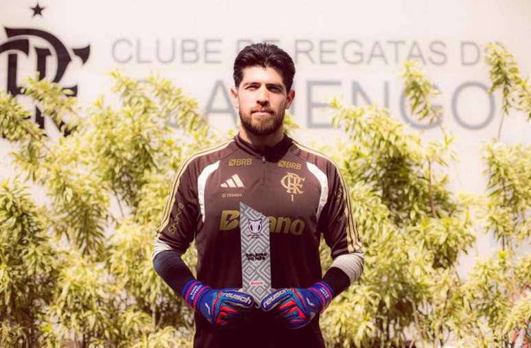 Pared&atilde;o, Rossi &eacute; o melhor goleiro de abril do Brasileir&atilde;o &ndash;